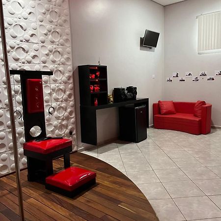 Fetiche Motel Presidente Medici  エクステリア 写真