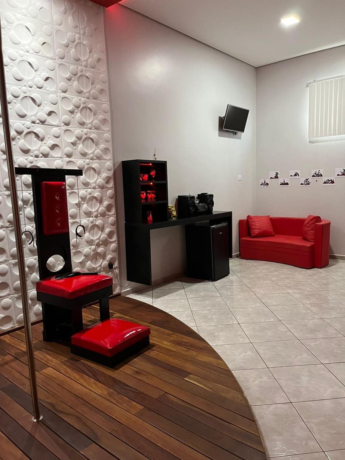 Fetiche Motel Presidente Medici  エクステリア 写真
