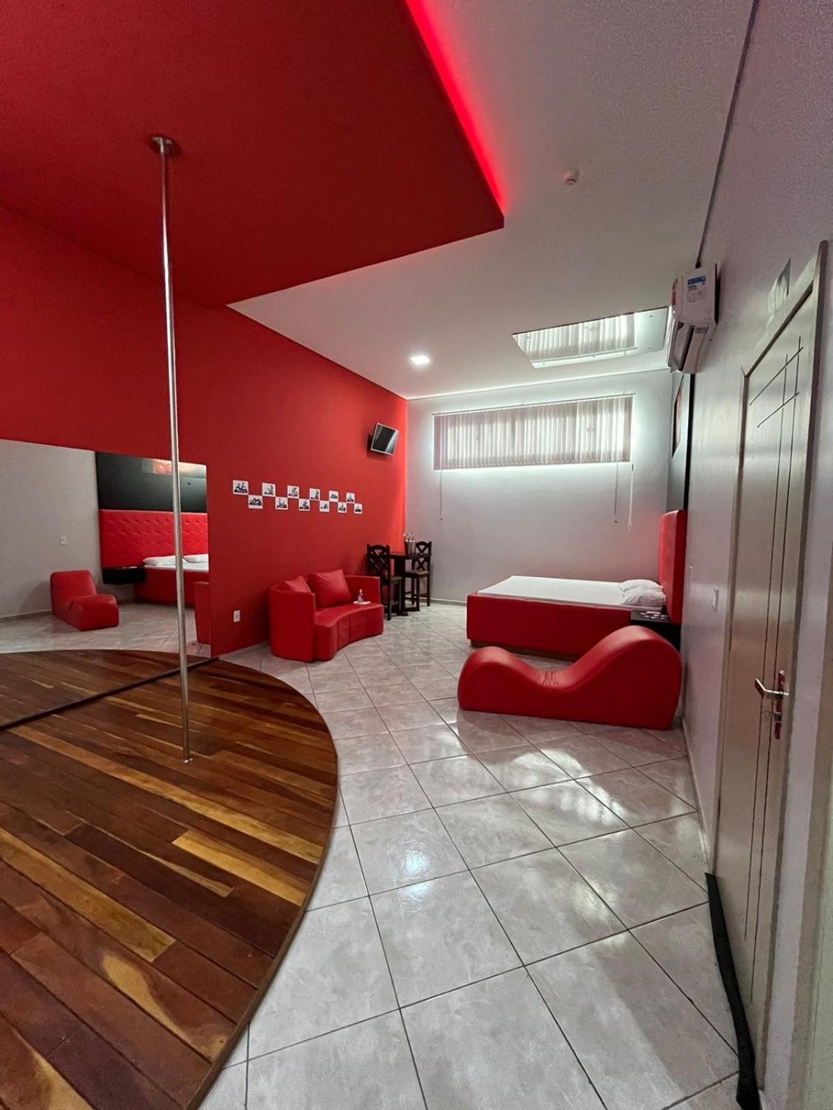 Fetiche Motel Presidente Medici  エクステリア 写真