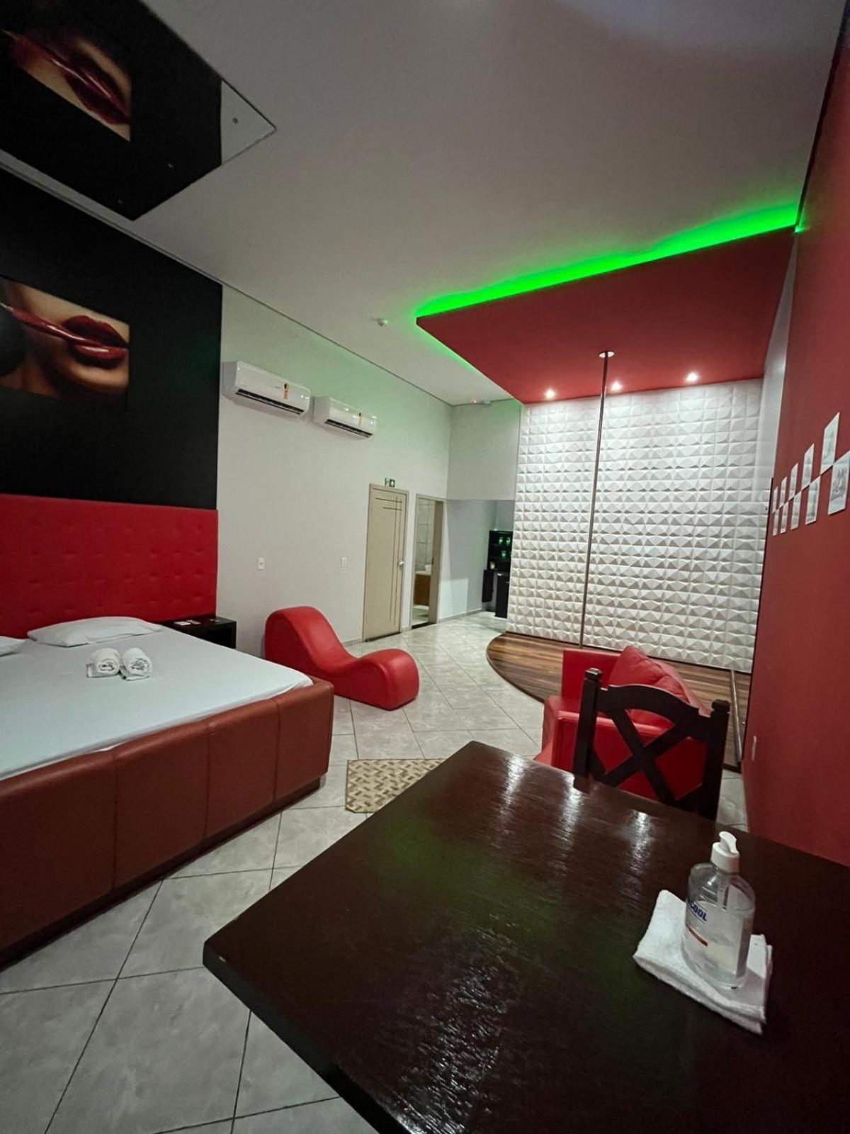 Fetiche Motel Presidente Medici  エクステリア 写真